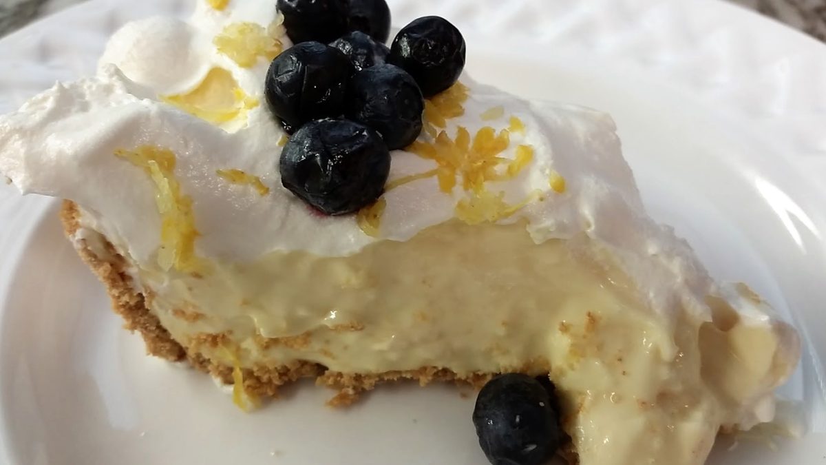 Cream Cheese Lemonade Pie Home with a Twist